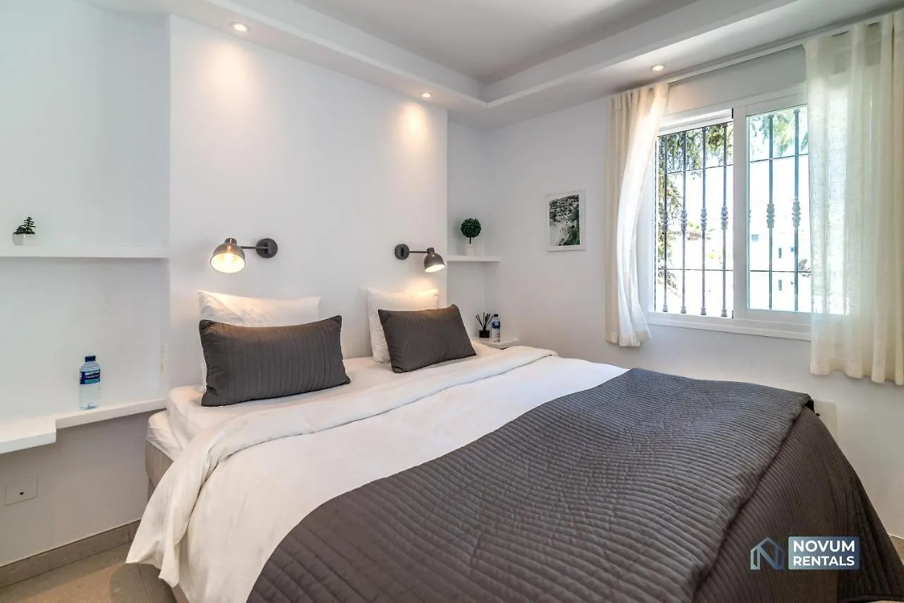 Top Renovated Penthouse In Los Naranjos Marbella 0*,  España